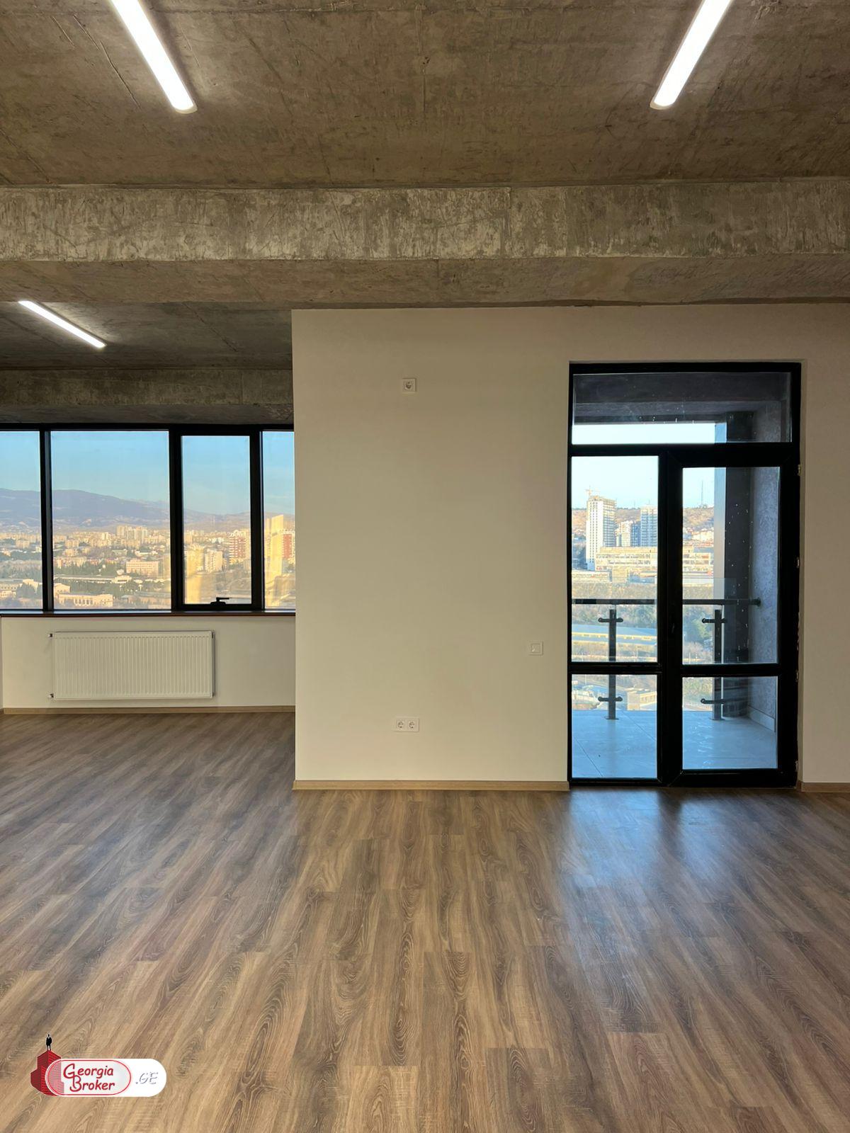 nearly repaired 6-room apartment for sale